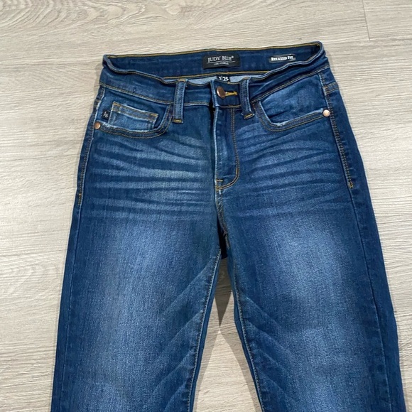 Judy Blue‎ Relaxed Fit Angie Straight Leg Distressed Jeans JB82102DK Size 1/25 - Picture 5 of 9